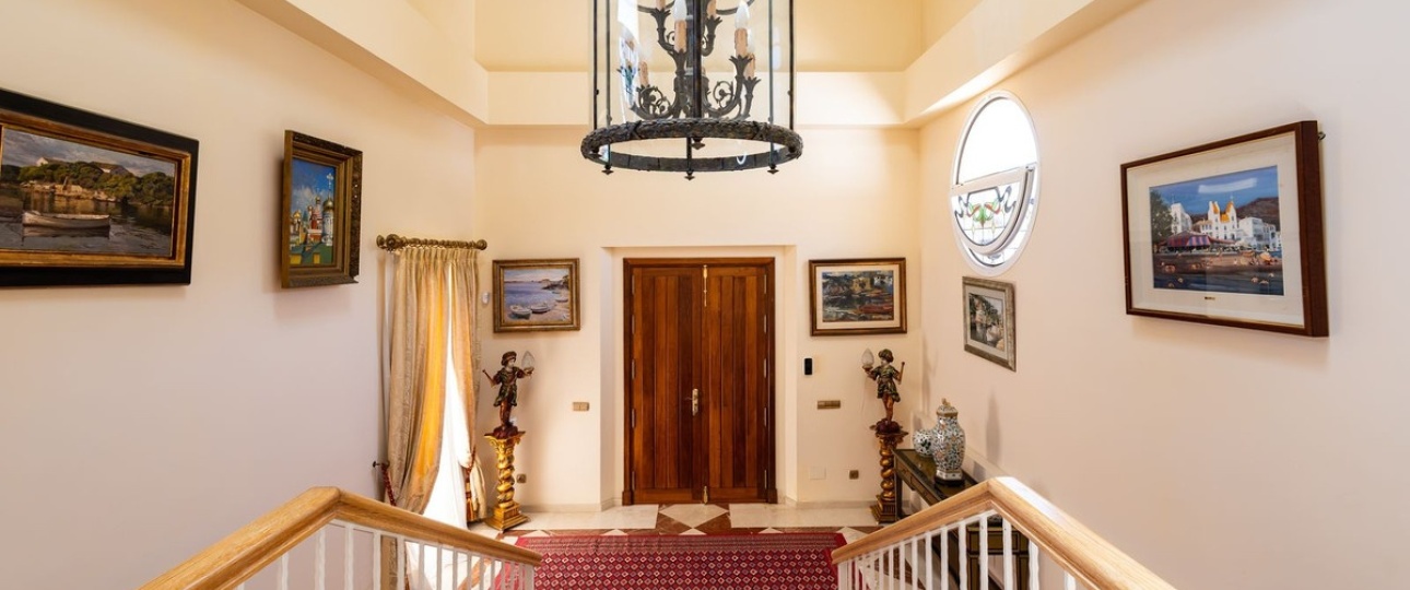 Resale - Villa - El Paraiso
