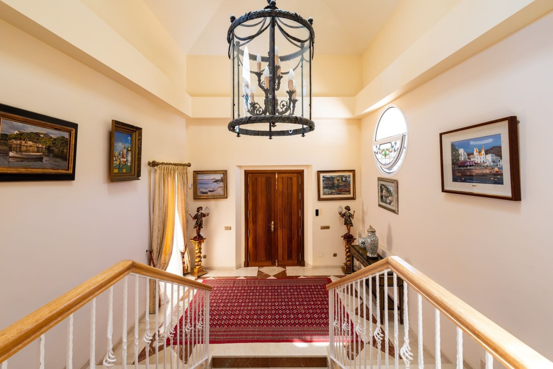 Resale - Villa - El Paraiso