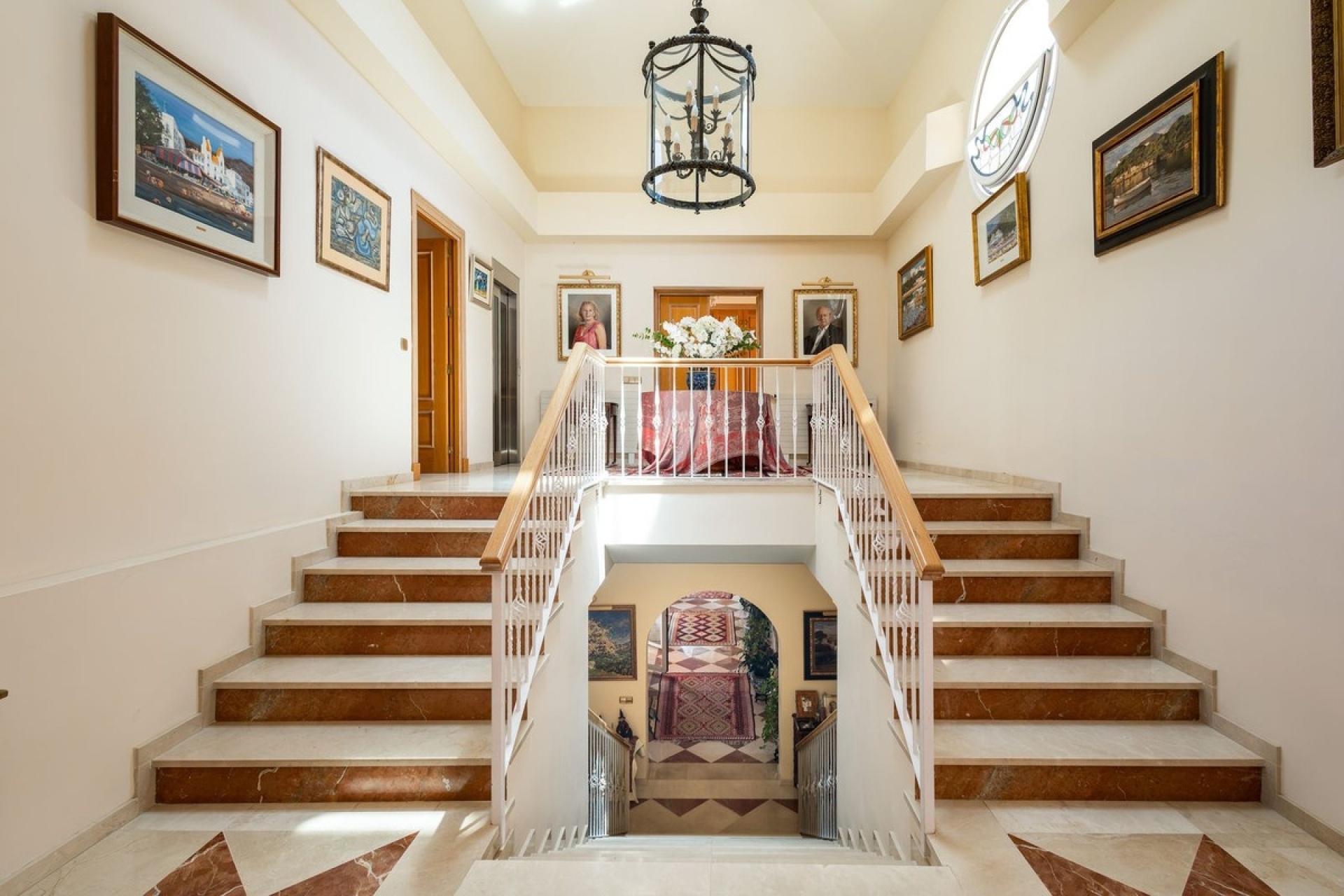 Resale - Villa - El Paraiso