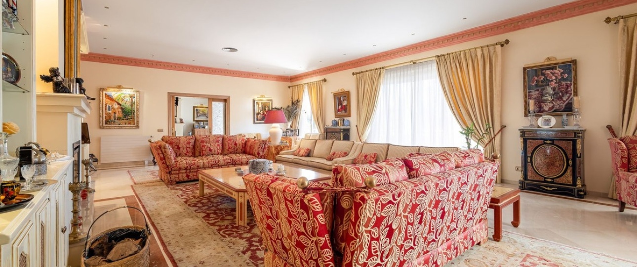 Resale - Villa - El Paraiso