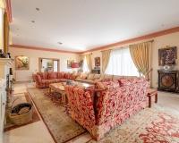 Resale - Villa - El Paraiso