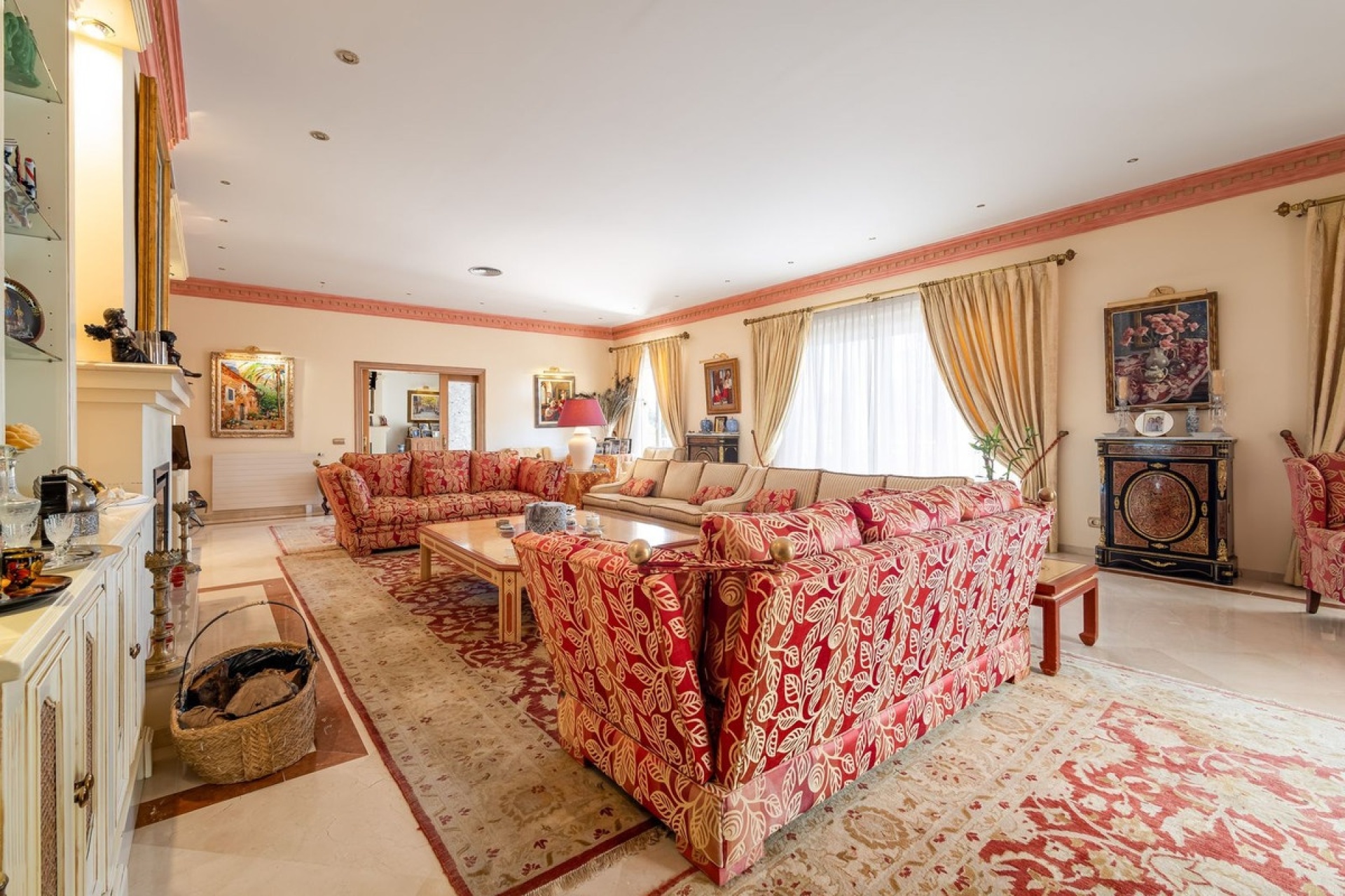 Resale - Villa - El Paraiso
