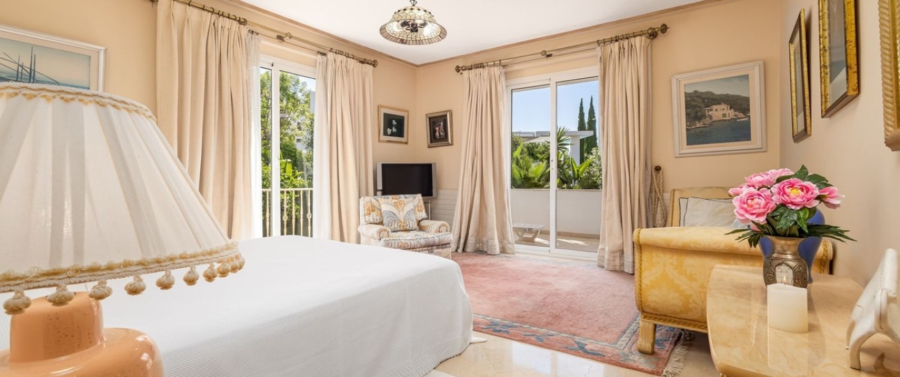Resale - Villa - El Paraiso