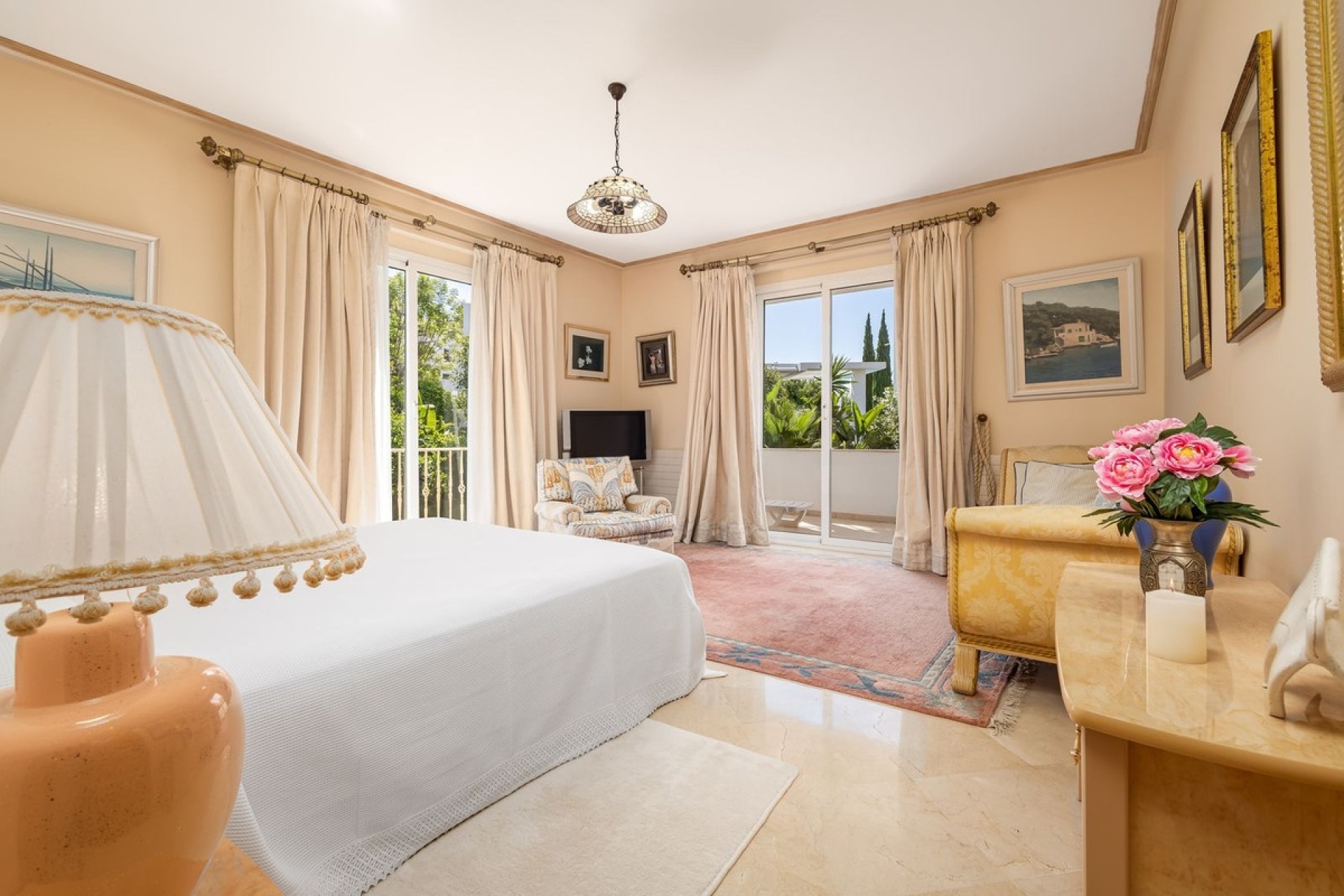 Resale - Villa - El Paraiso