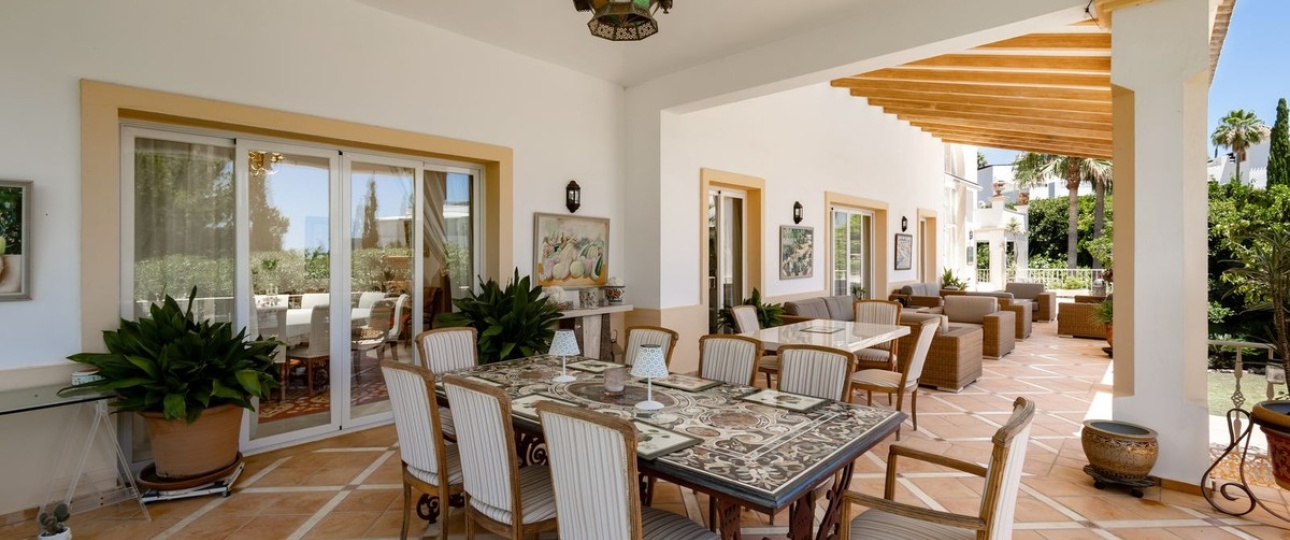 Resale - Villa - El Paraiso