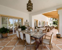 Resale - Villa - El Paraiso