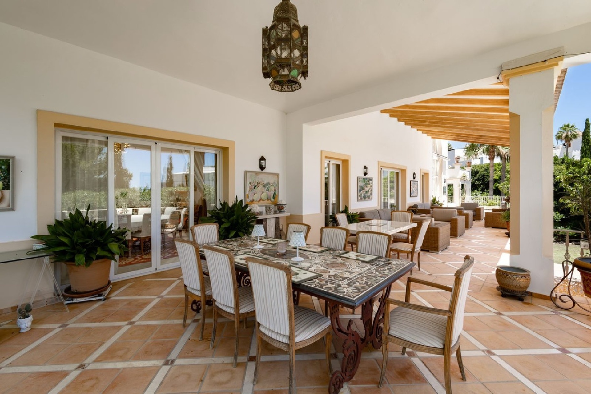 Resale - Villa - El Paraiso