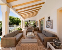 Resale - Villa - El Paraiso