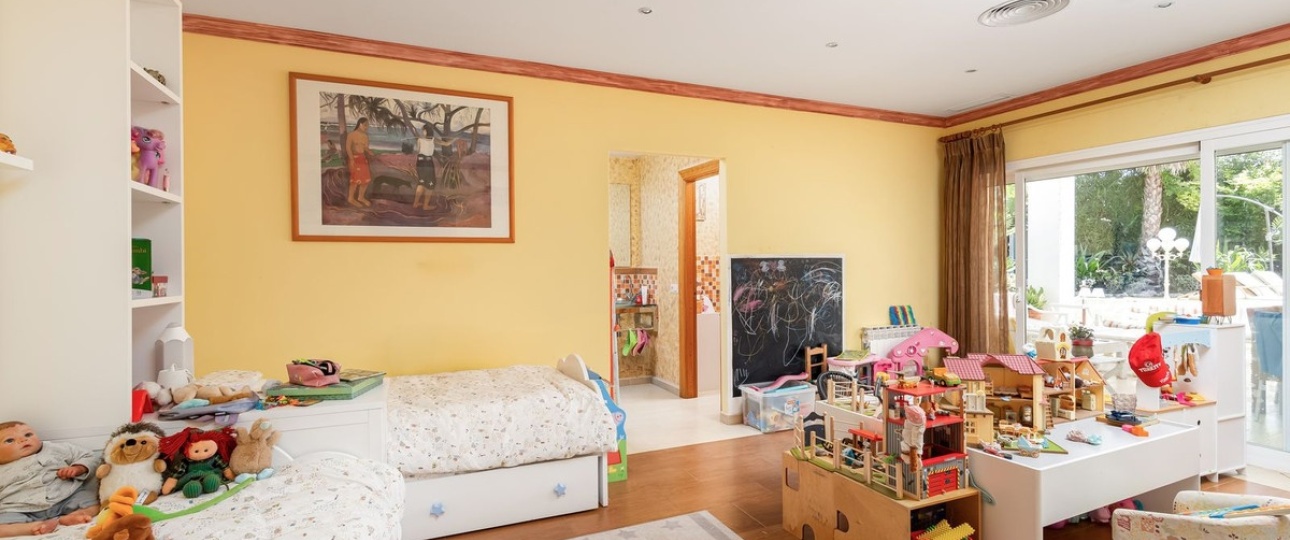 Resale - Villa - El Paraiso