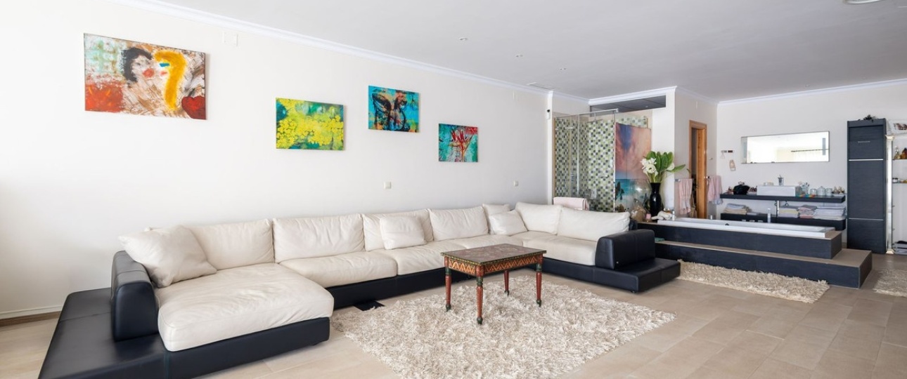 Resale - Villa - El Paraiso