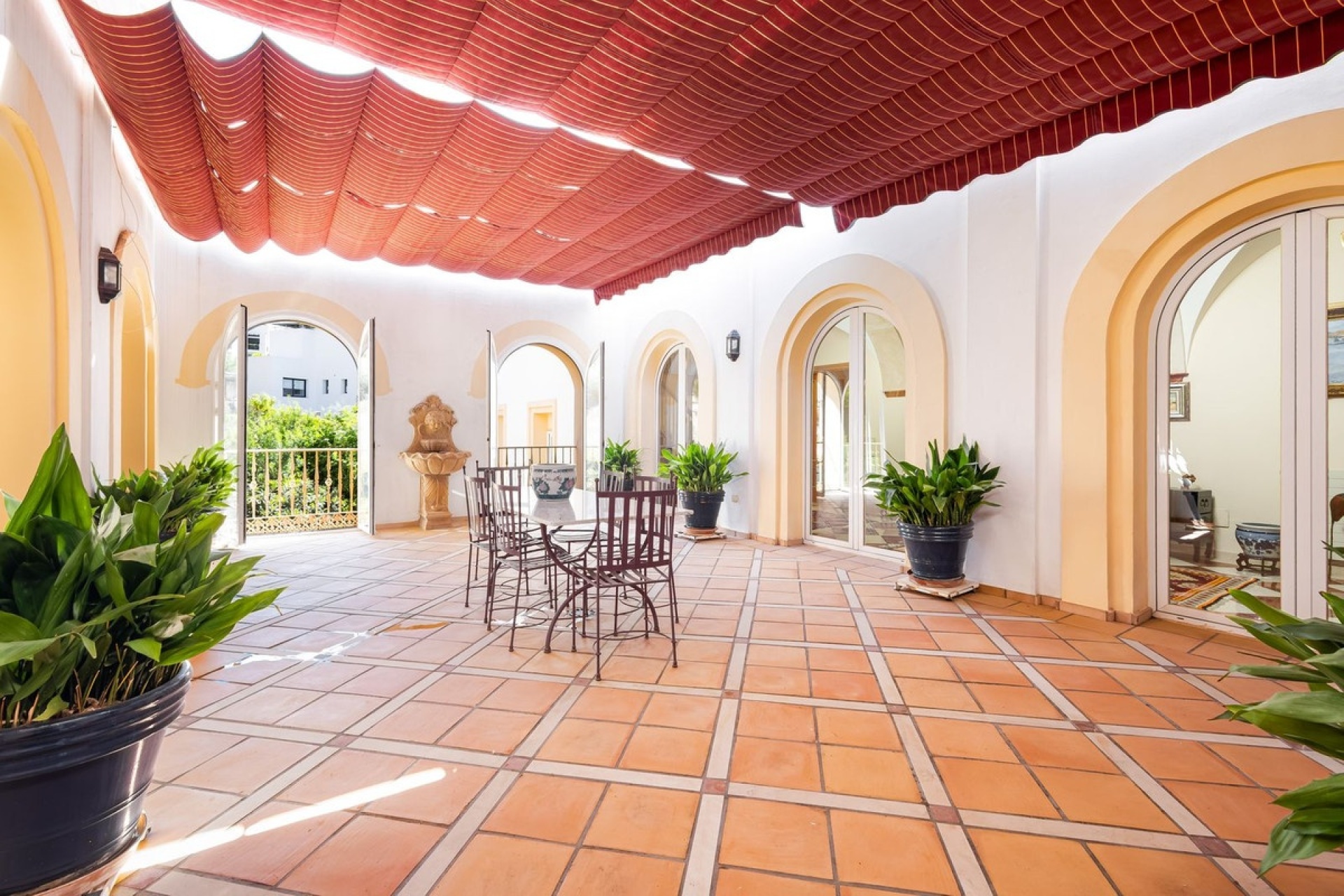 Resale - Villa - El Paraiso