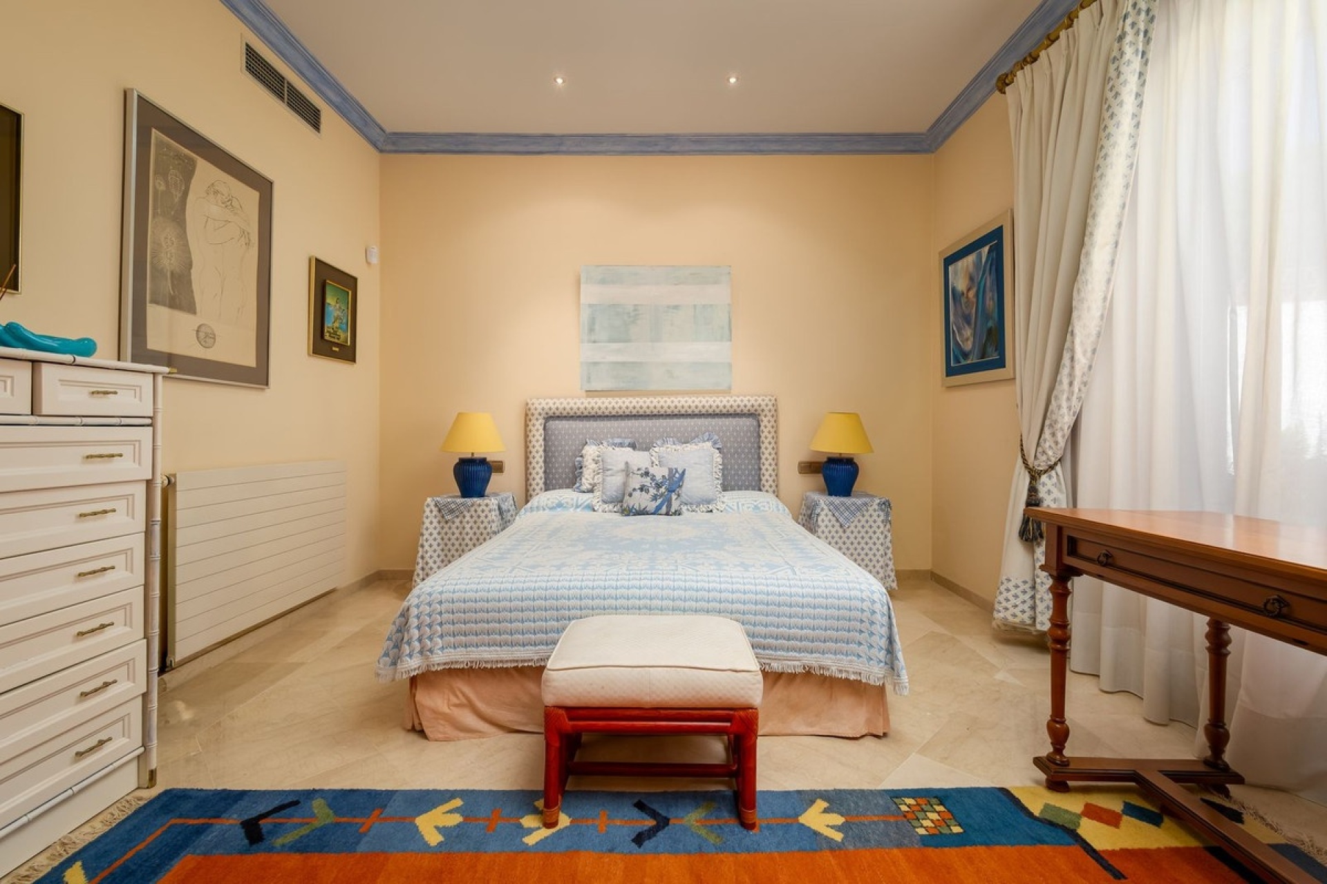 Resale - Villa - El Paraiso