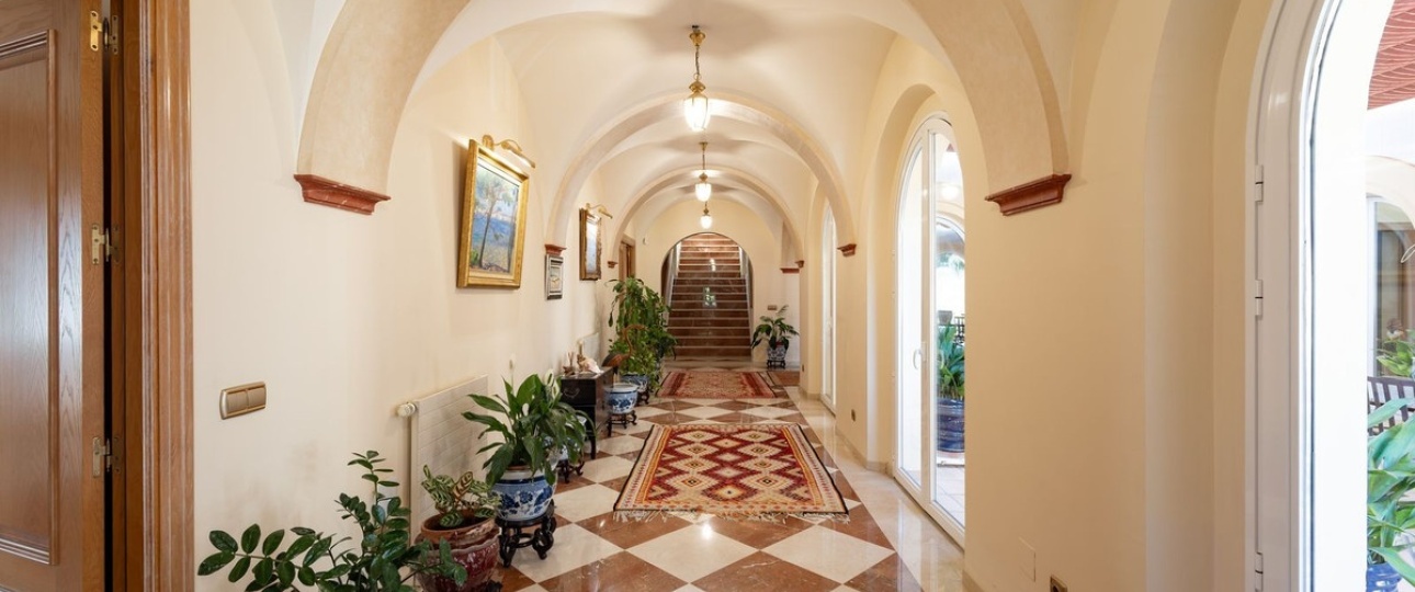 Resale - Villa - El Paraiso