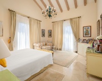 Resale - Villa - El Paraiso