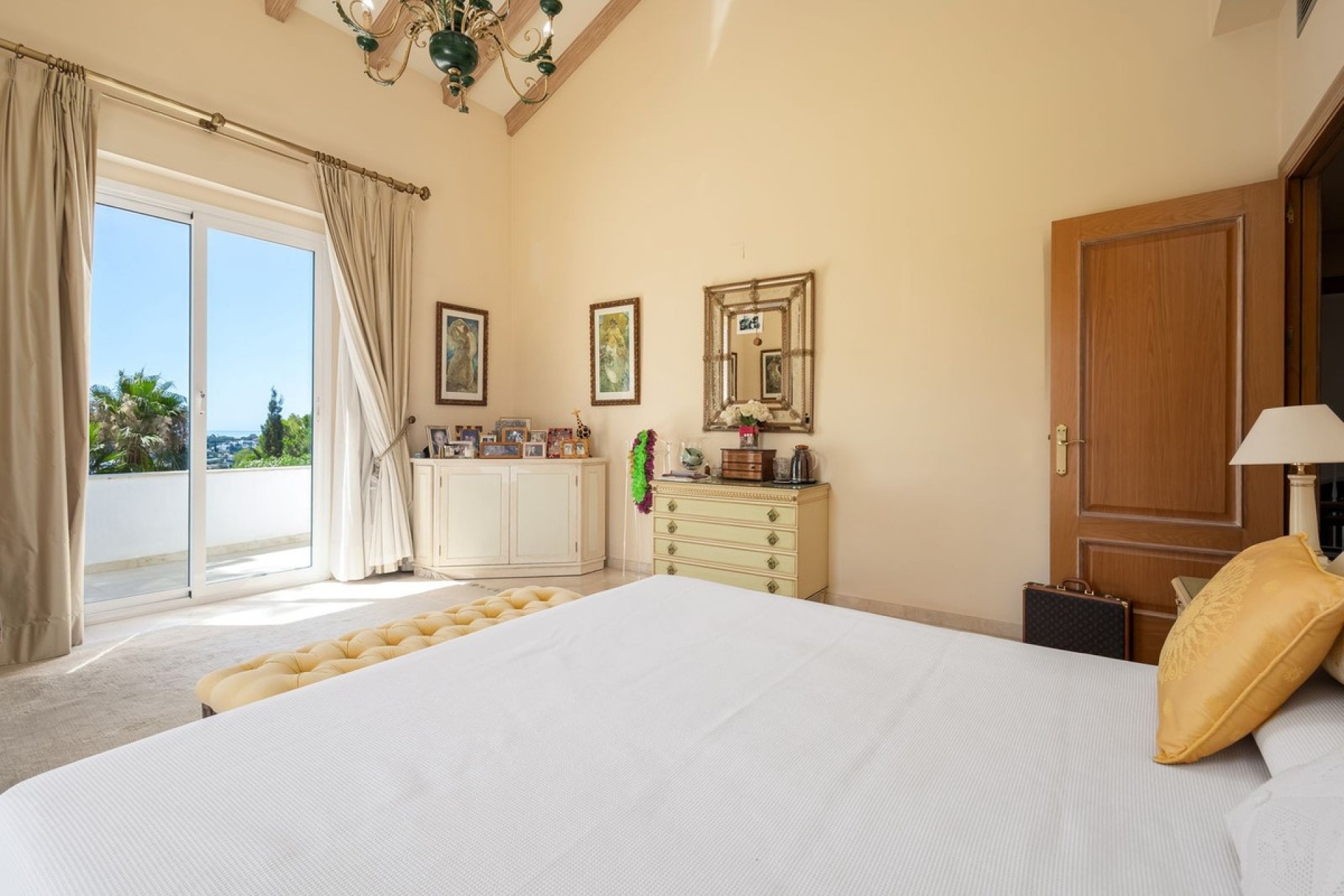 Resale - Villa - El Paraiso