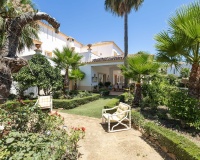 Resale - Villa - El Paraiso