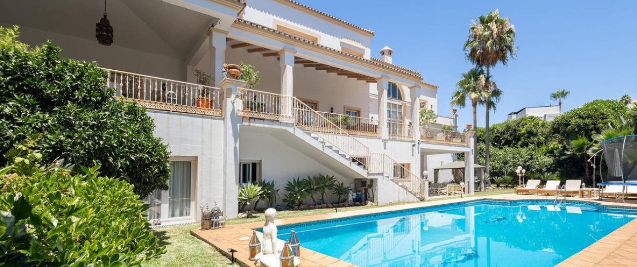 Resale - Villa - El Paraiso