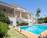 Resale - Villa - El Paraiso
