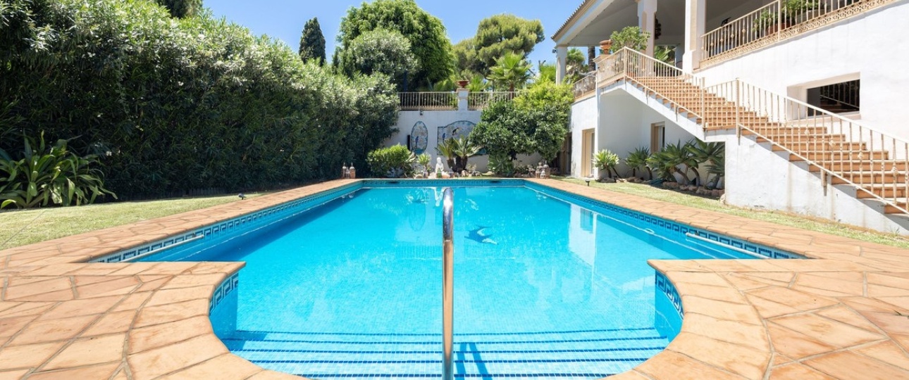 Resale - Villa - El Paraiso