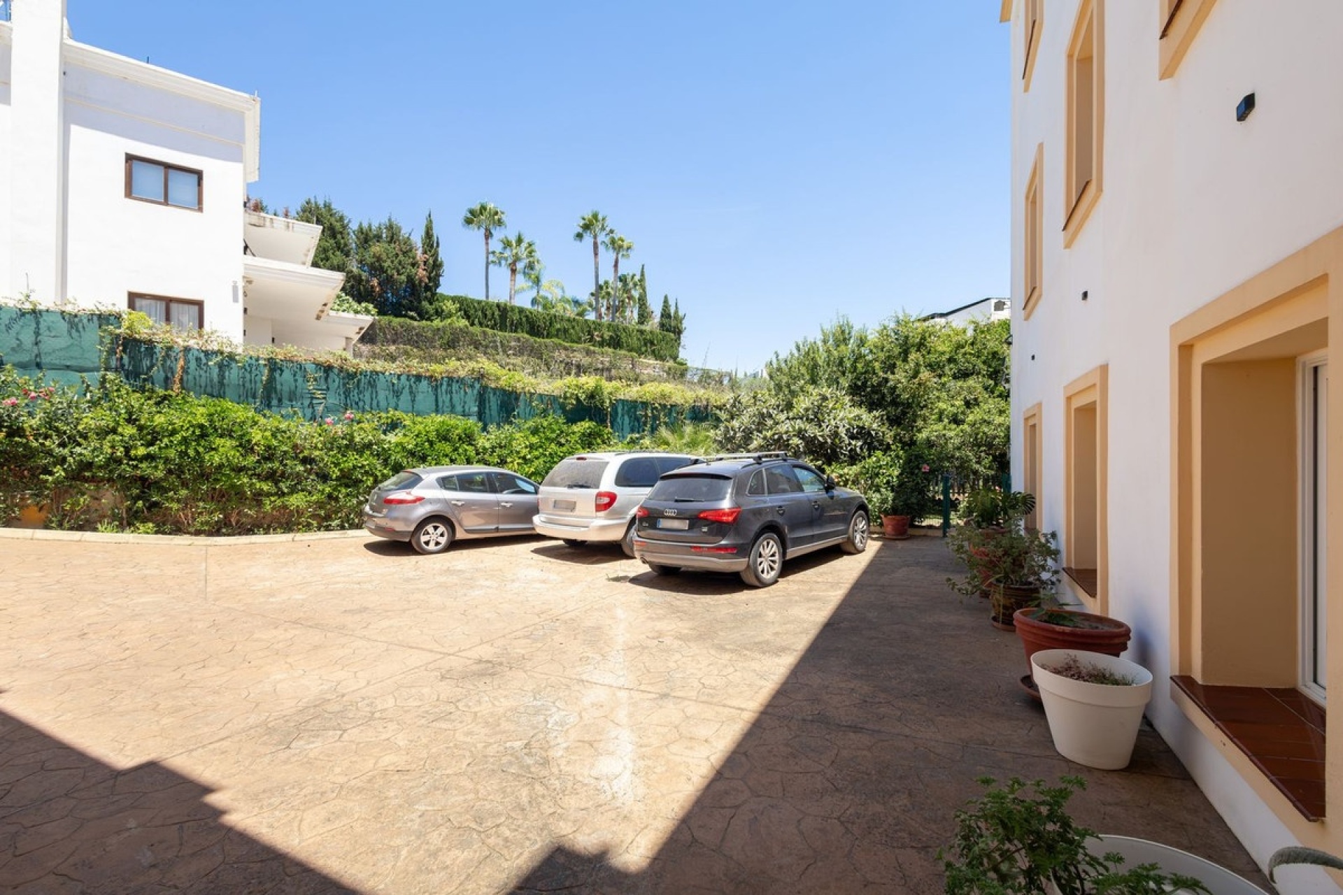 Resale - Villa - El Paraiso