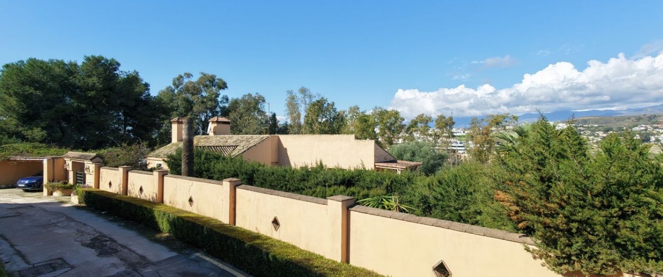 Resale - Villa - Estepona - Atalaya