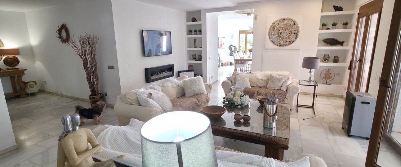 Resale - Villa - Estepona - Atalaya
