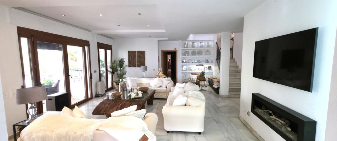 Resale - Villa - Estepona - Atalaya