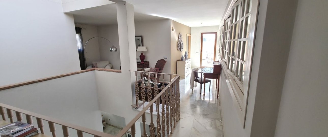 Resale - Villa - Estepona - Atalaya