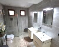 Resale - Villa - Estepona - Atalaya