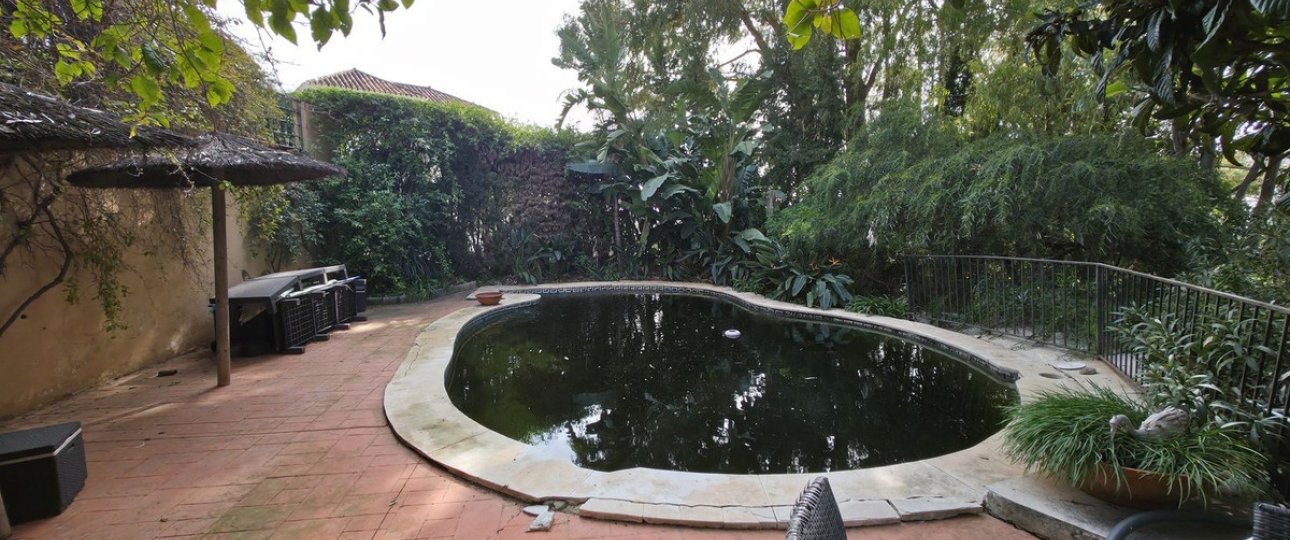 Resale - Villa - Estepona - Atalaya