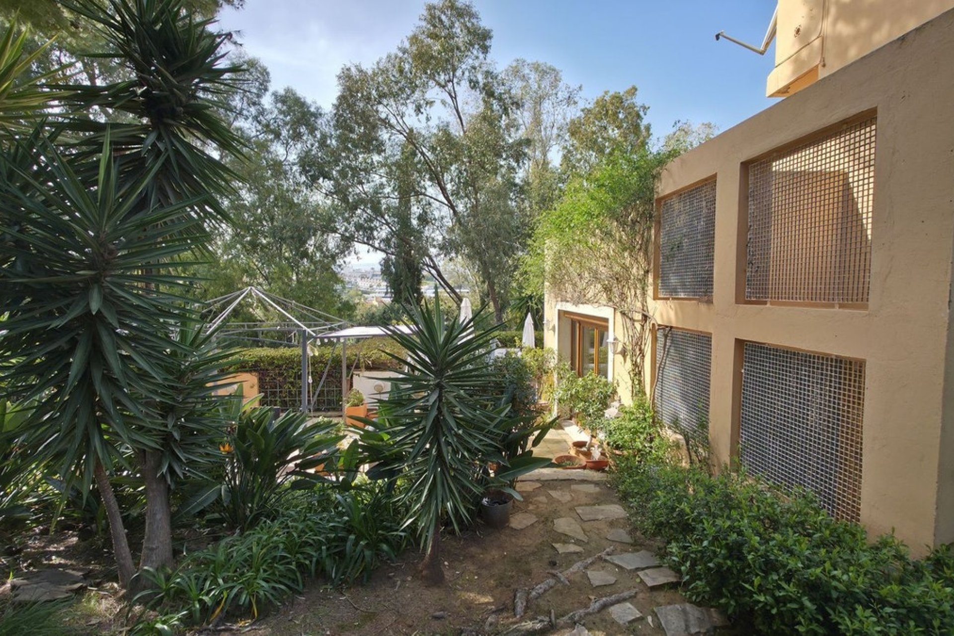 Resale - Villa - Estepona - Atalaya