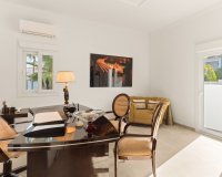 Resale - Villa - Estepona - Atalaya