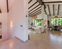Resale - Villa - Estepona - Atalaya