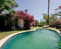 Resale - Villa - Estepona - Atalaya