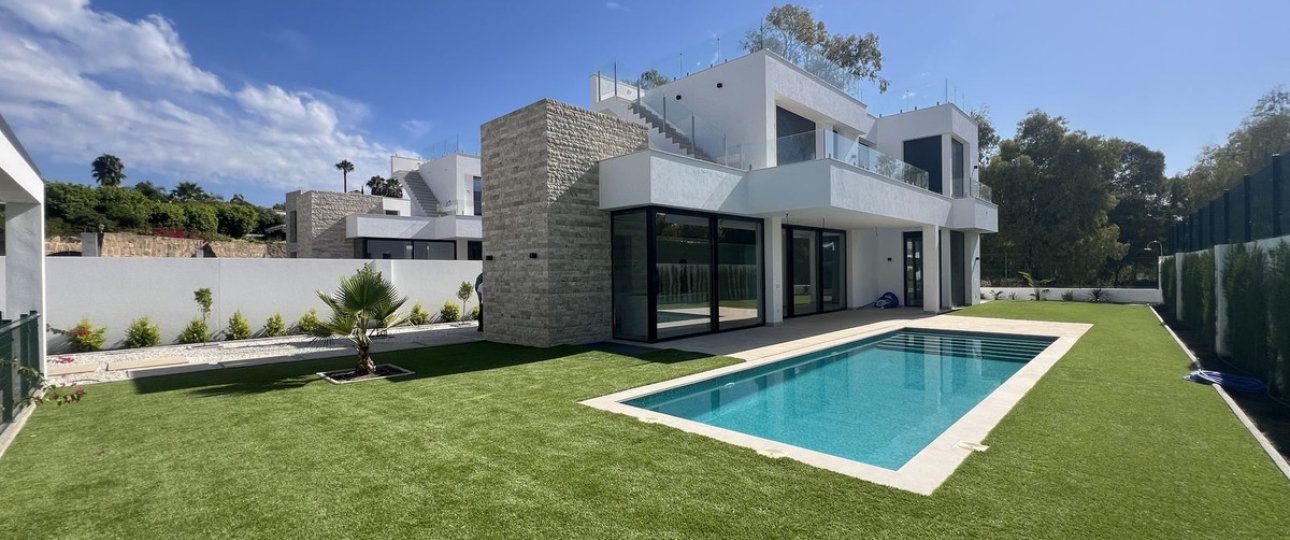 Resale - Villa - Estepona - Atalaya