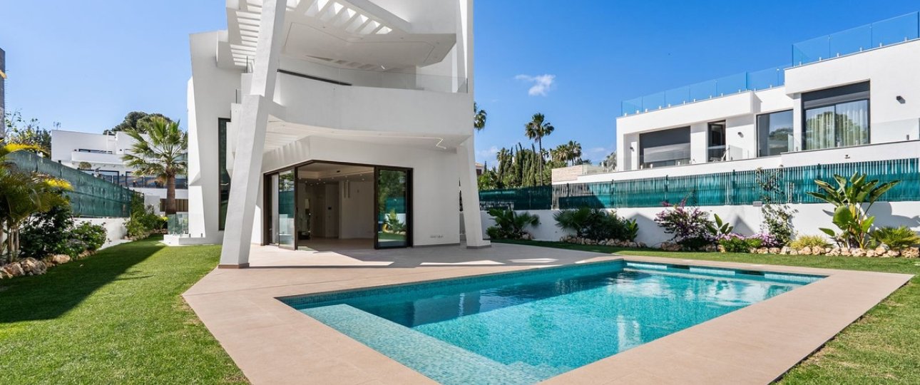 Resale - Villa - Estepona - Atalaya