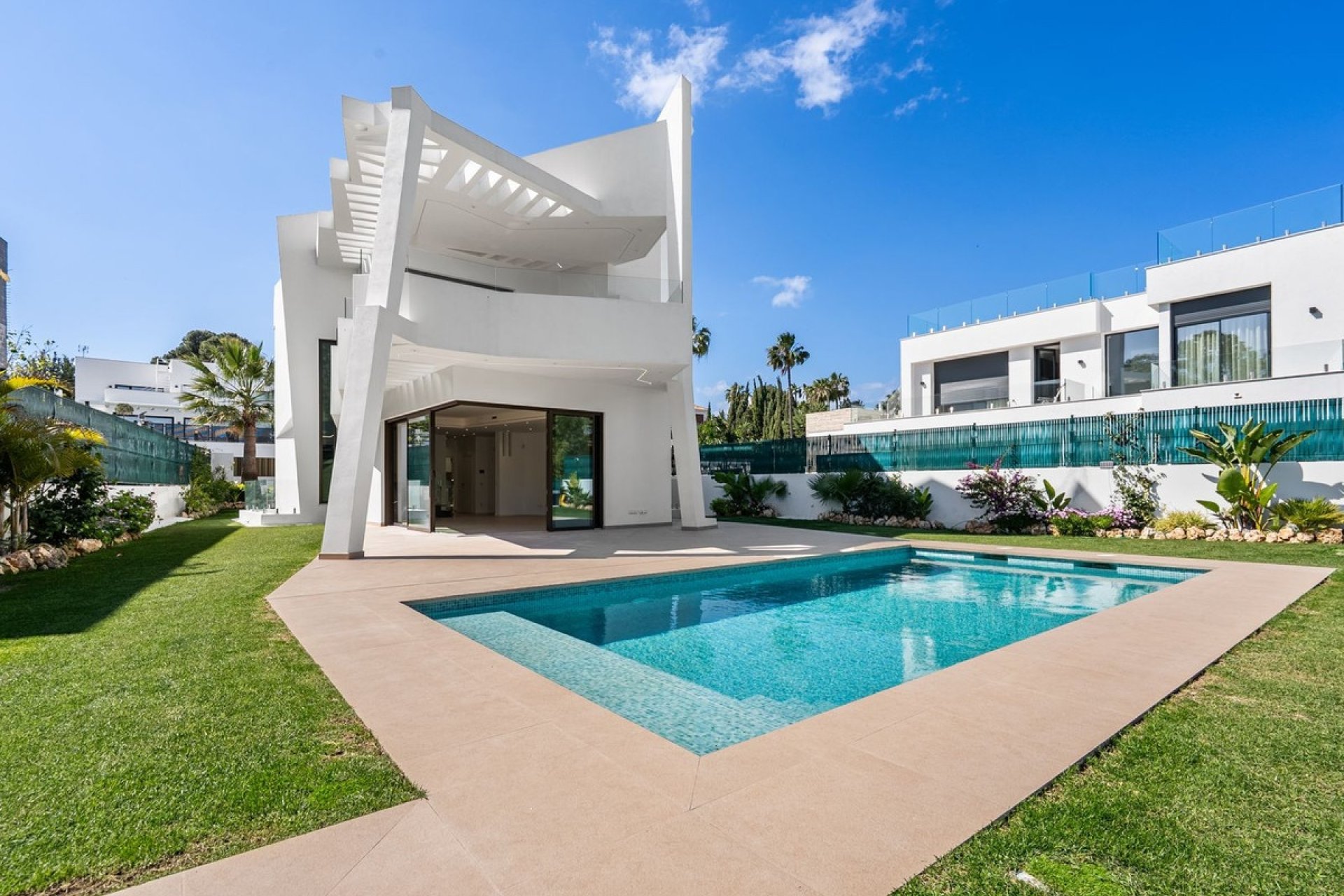 Resale - Villa - Estepona - Atalaya