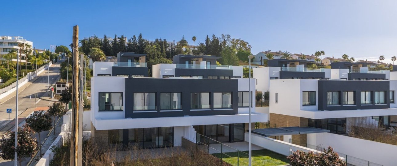 Resale - Villa - Estepona - Atalaya