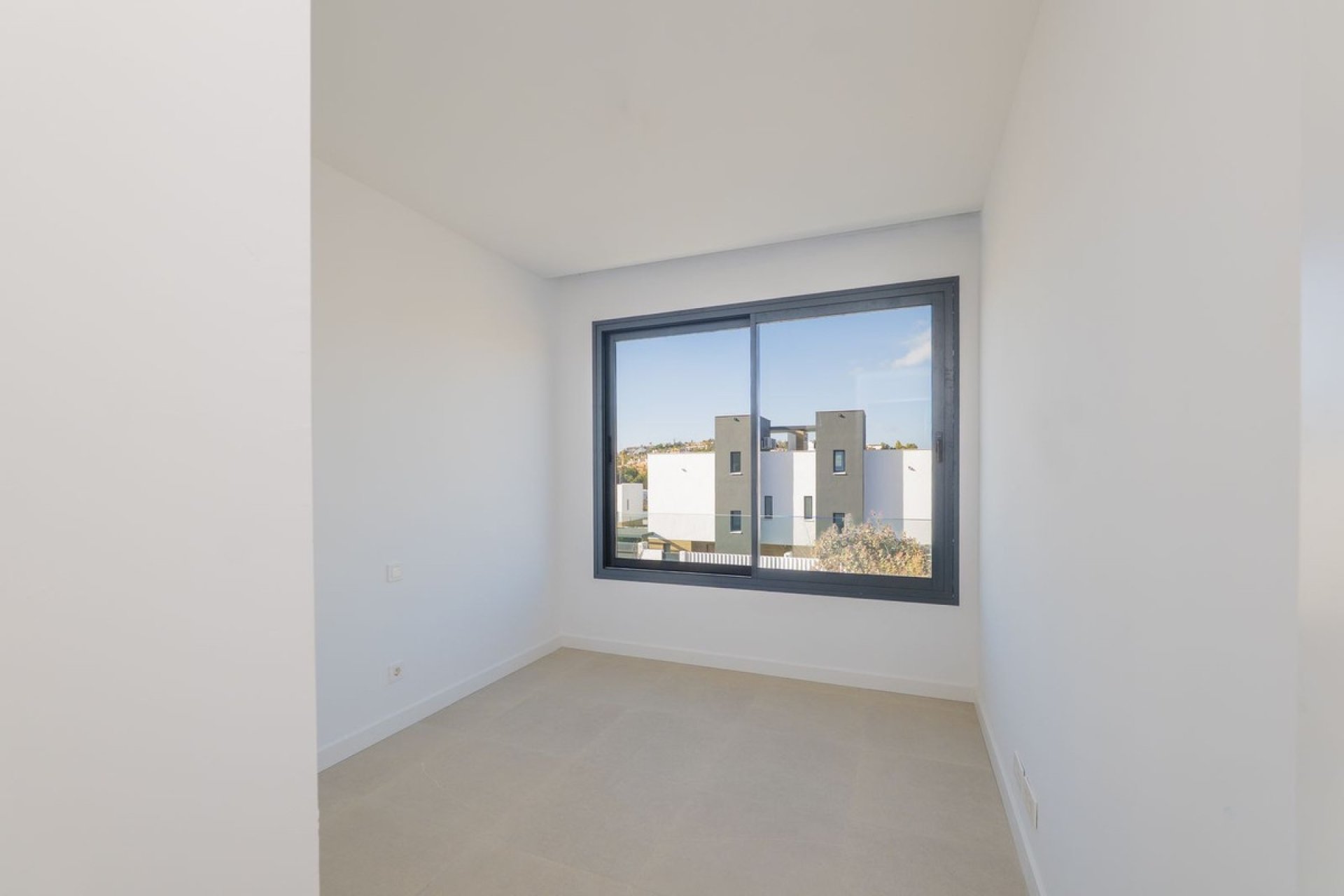 Resale - Villa - Estepona - Atalaya