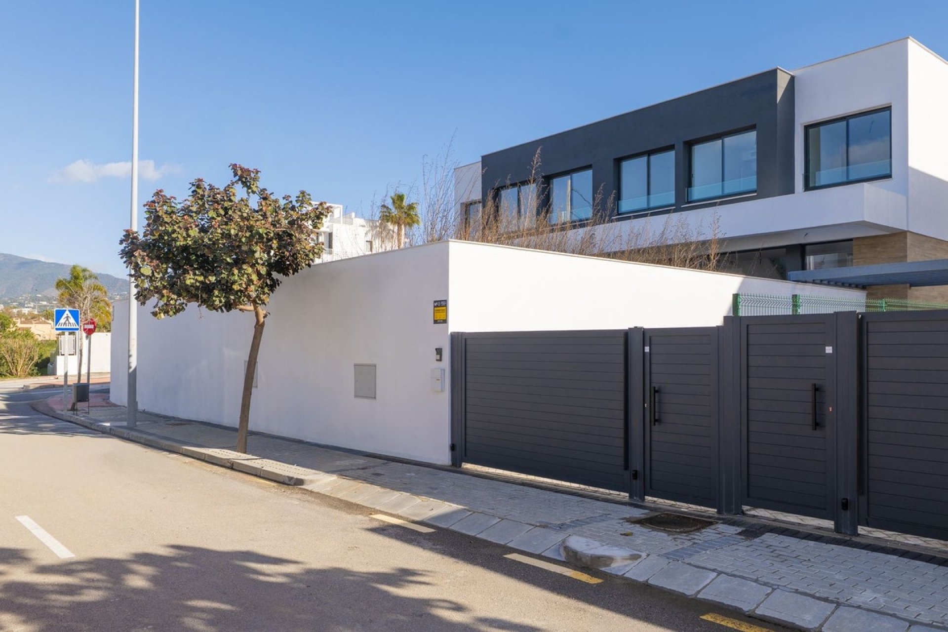 Resale - Villa - Estepona - Atalaya