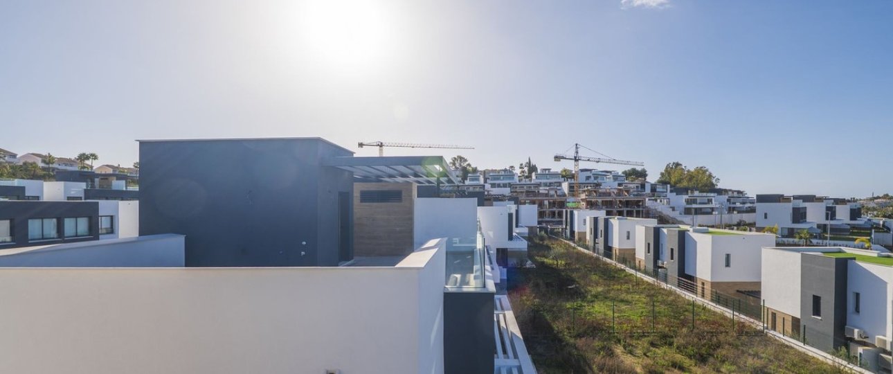 Resale - Villa - Estepona - Atalaya