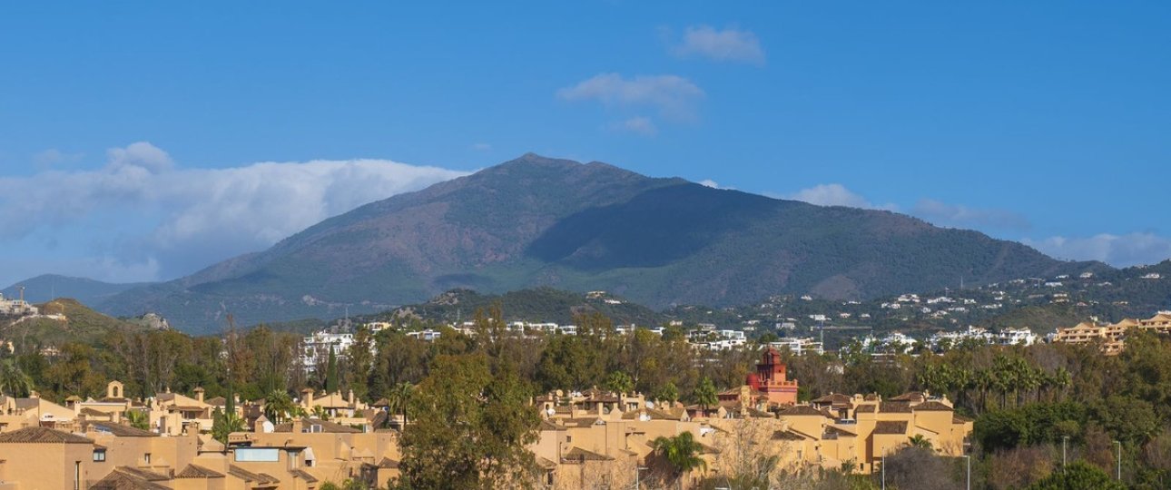 Resale - Villa - Estepona - Atalaya