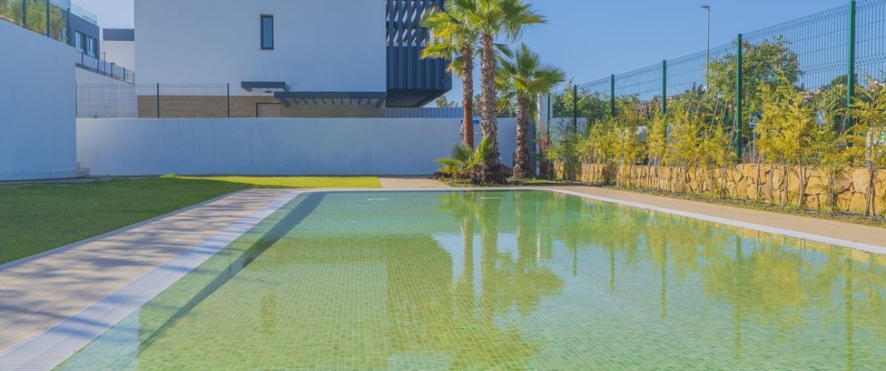 Resale - Villa - Estepona - Atalaya