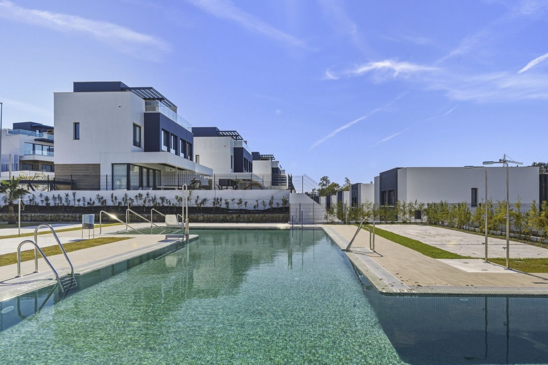 Resale - Villa - Estepona - Atalaya
