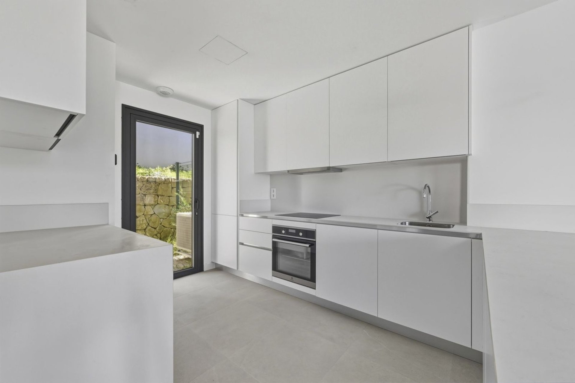 Resale - Villa - Estepona - Atalaya