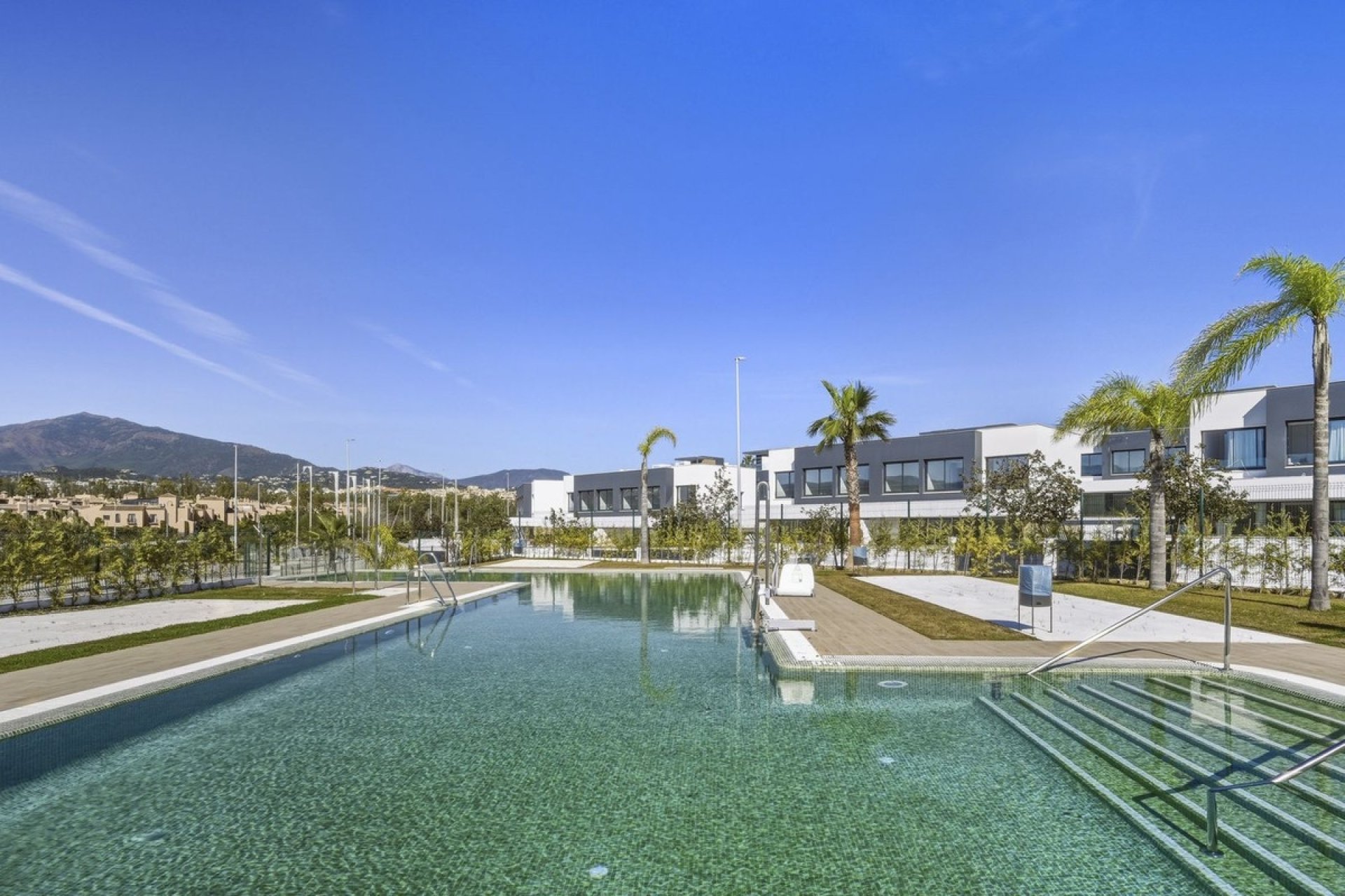 Resale - Villa - Estepona - Atalaya