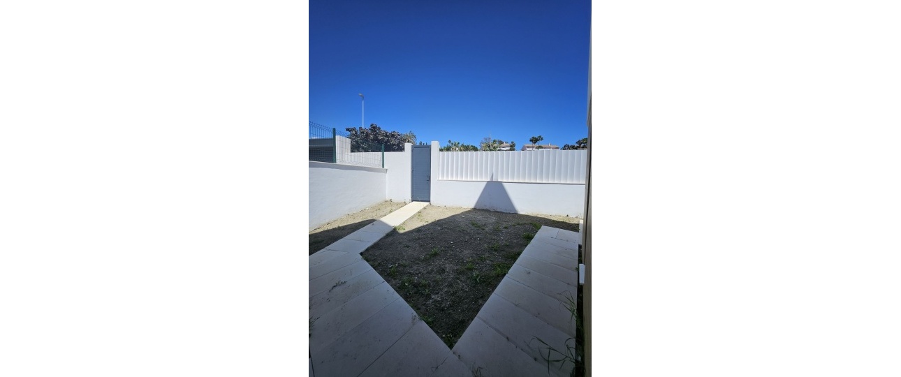 Resale - Villa - Estepona - Atalaya