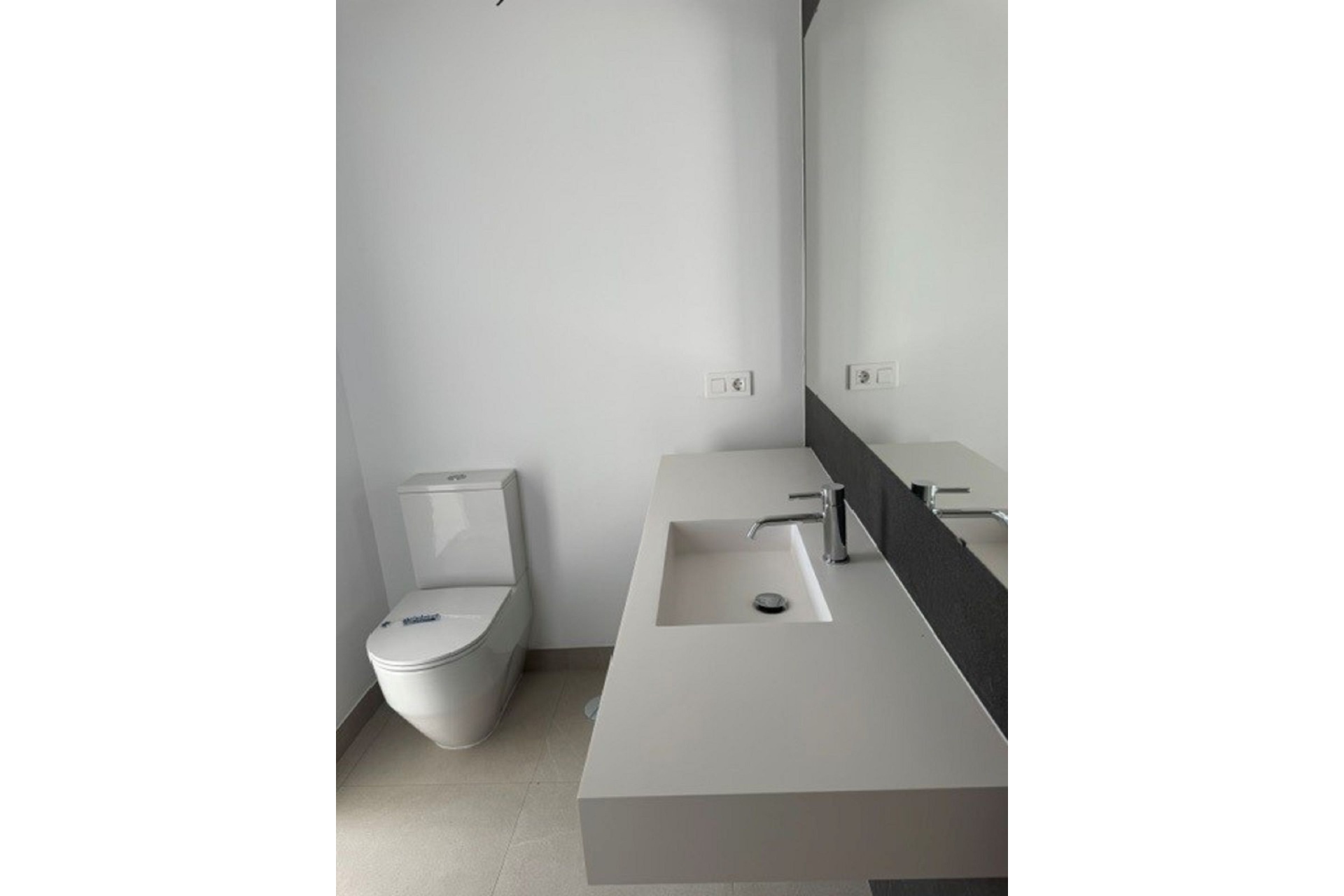 Resale - Villa - Estepona - Atalaya