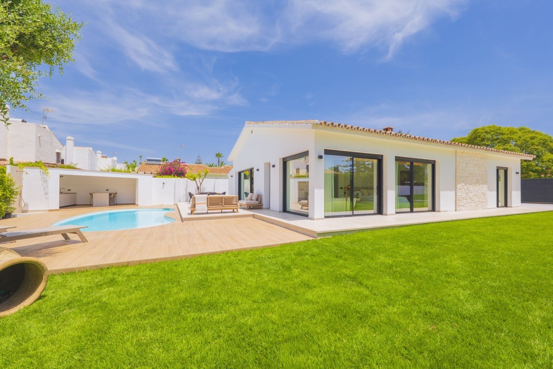 Resale - Villa - Estepona - Atalaya