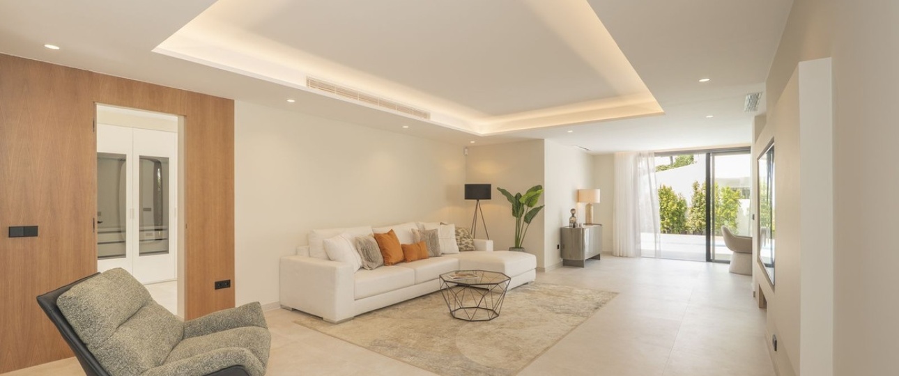 Resale - Villa - Estepona - Atalaya